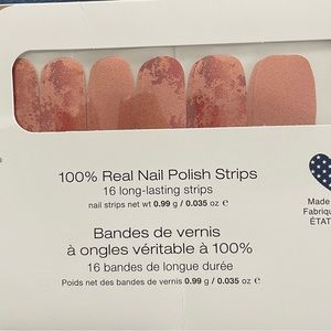 Color Street nail strips in Rustworthy